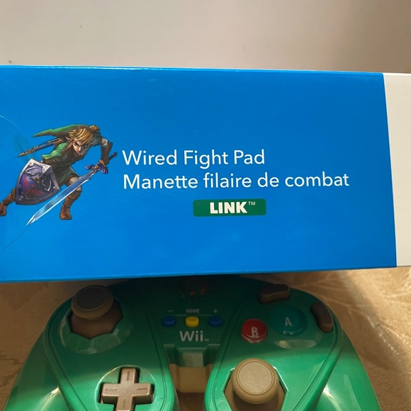 ZELDA Wii U Wired Fight Pad pre-owned very little use. - Picture 4 of 7